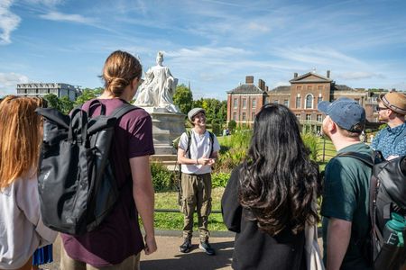 Kensington Palace and Westminster Walking Guided Tour