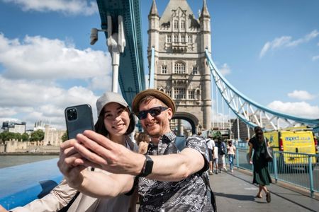 Westminster Walking Tour with Tower of London and Tower Bridge