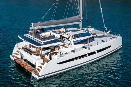 Catamaran cruise in Mykonos with meal, drinks and transport