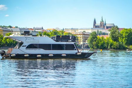 Private YachtBoat ONE All-You-Can-Drink Cruise in Prague