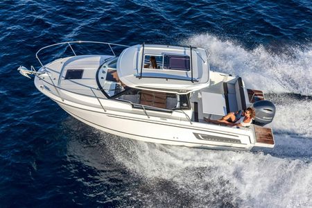 Private YachtBoat SPEED All-You-Can-Drink Cruise in Prague