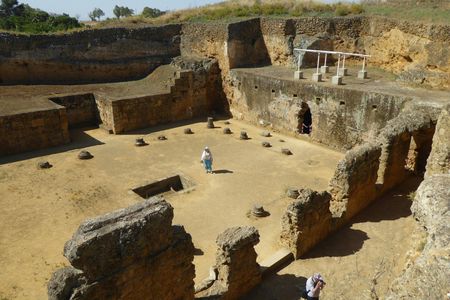 Carmona and Necropolis: guided day tour from Seville