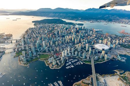 24- or 48-Hour Vancouver Hop-On Hop-Off Bus Tour with Live Guide