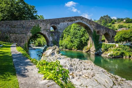Guided Tour to Covadonga Lakes and  Cangas de Onís from Santander