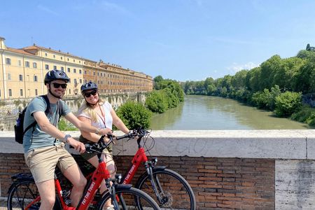 Best of Rome guided city tour by electric bike