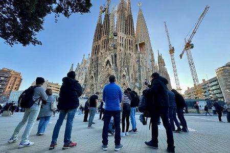 In-Depth Tour of Gaudí's Sagrada Família in a Small Group