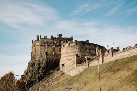 Edinburgh Castle, Royal Mile and Holyrood guided tour