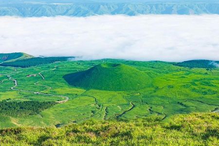Mount Aso, Kusasenri and Kurokawa Onsen Day Tour from Fukuoka
