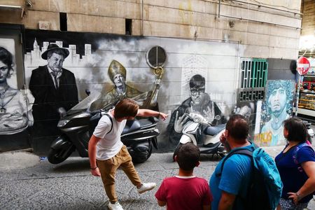 Naples folklore and street art tour in the Spanish Quarters