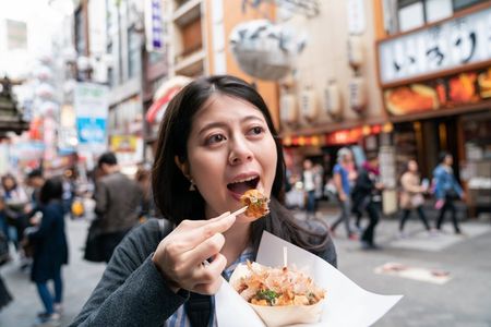 Traditional Japanese guided food tour in Osaka