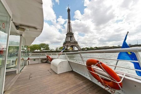 Paris Hop-On Hop-Off Cruise & Landmarks Audio Tour