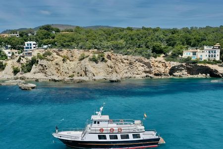 Boat Tour with BBQ Lunch and Snorkelling in Mallorca