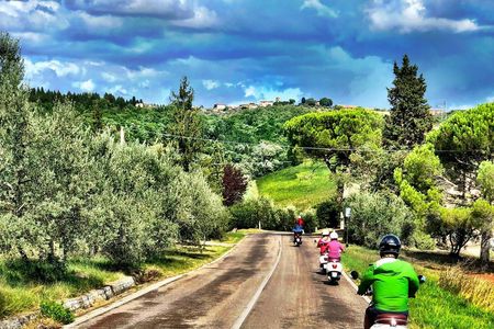 Tuscany Vespa Tour in Chianti with Wine Tasting