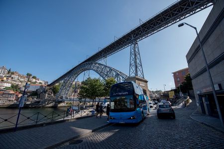 48 hours bus tour of Porto with river cruise and wine cellars' visit