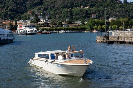 Lake Como boat tour scenic cruise and villas highlights