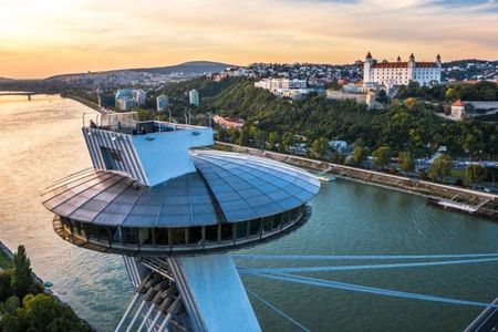 Must-See Tour on the Presporacik Oldtimer Bus in Bratislava
