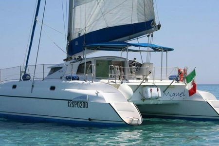 Full-Day Catamaran Trip to La Maddalena Archipelago from Cannigione