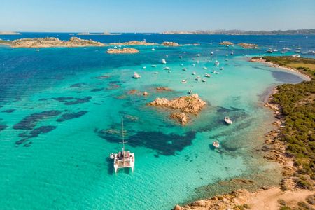 Catamaran tour in La Maddalena archipelago with lunch