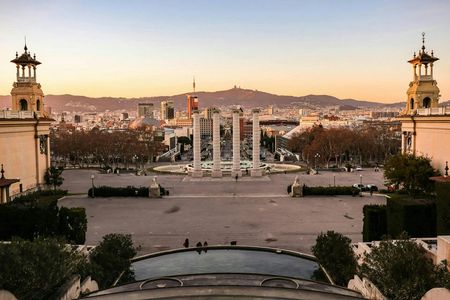 Barcelona 1-Day Guided Tour with Skip-the-Line Tickets and Transfers