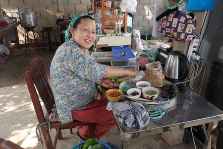 Food tasting with a local family in Phuket