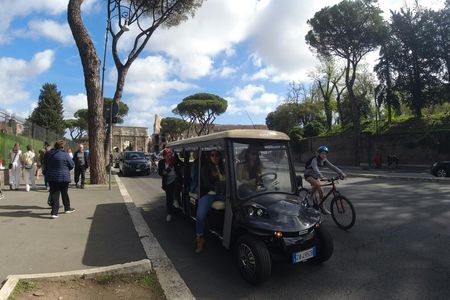 Rome's highlights 3-hour panoramic luxury golf cart tour