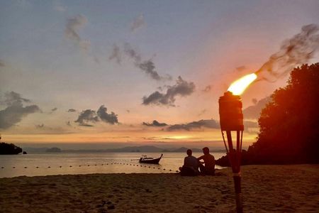 Hong Island sunset tour with dinner and night snorkeling from Krabi