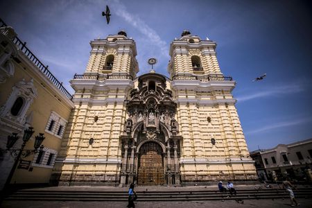 Lima half-day guided tour with San Francisco church and Huaca Pucllana