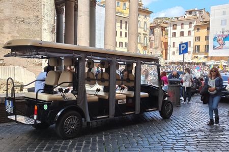 Rome by night tour with Colosseum and Trevi Fountain with a golf cart