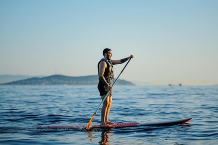 1-hour stand-up paddleboard rental in Bodrum