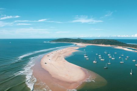 Noosa Dolphin View Sea Kayak and Beach 4X4 Adventure Day Tour