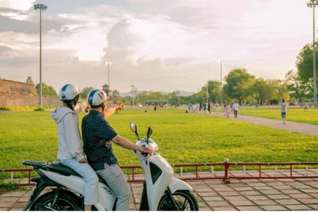 Hue city sightseeing and food tour by motorbike