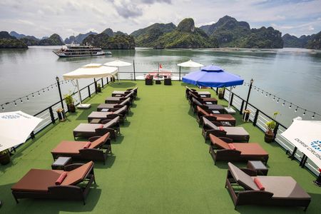 Hạ Long Bay two-day cruise with cave exploration and kayaking