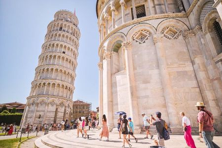 Pisa and Lucca tour with Buccellato tasting