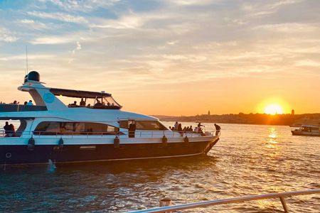 Bosphorus sunset cruise on luxury yacht with guide