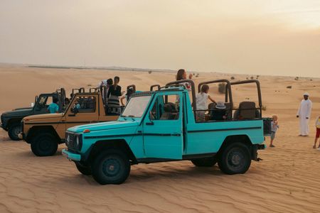 Dubai morning safari by vintage G Class at Al Marmoom Oasis
