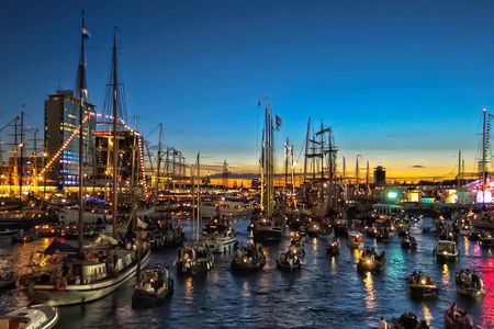 SAIL evening cruise with fireworks and drink