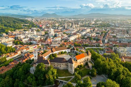 60 minutes walking tour in Ljubljana with a local