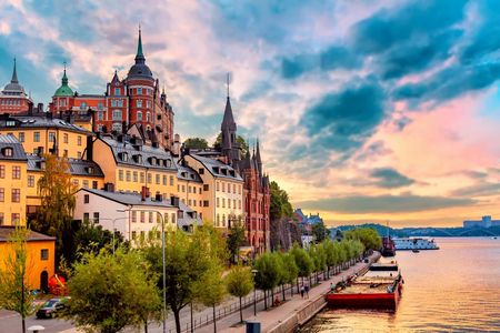 Explore Stockholm in 1 hour with a Local
