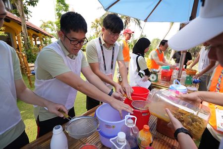 3.5-hour garbage enzyme-making in Hoi An