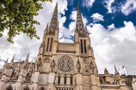 Discover Bordeaux in 60 Minutes with a Local