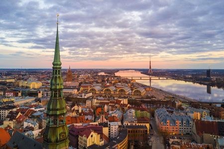 1-hour walking tour of Riga with a local
