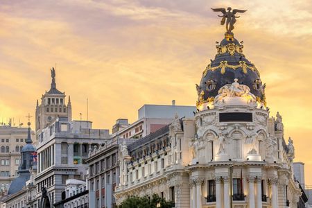 Madrid Instagram photo experience with a private local