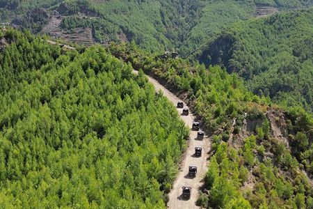 Off-road and rafting tour with canyon views and lunch