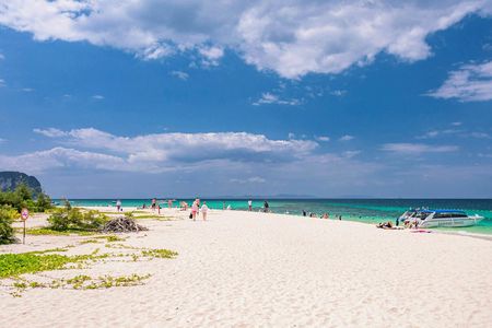 Power catamaran tour from Khao Lak to Phi Phi and Bamboo Island