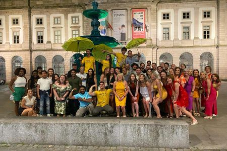 Porto Pub Crawl with 7 Drinks, Games, and VIP Club Entry
