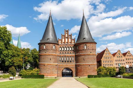 Lübeck best intro city walking tour with a local