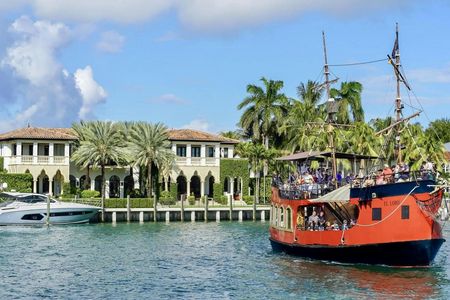 Pirate adventure on a sightseeing boat tour in Miami