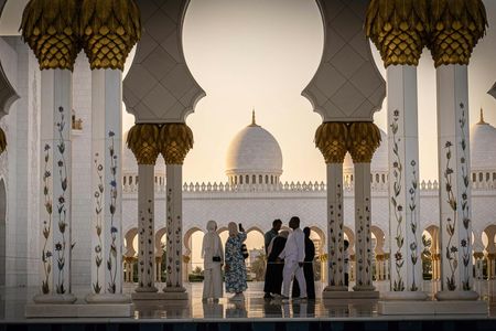 Abu Dhabi Aladdin adventure with Etihad Tower and Qasr Al Watan