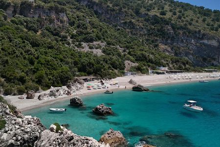 Half-day guided boat tour to Turtle Cave and Kroreza Beach