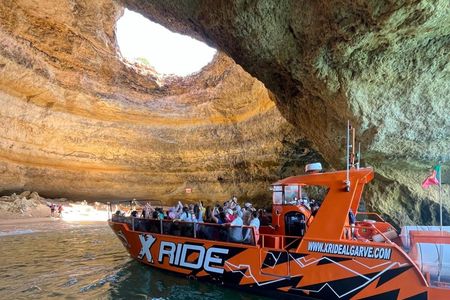 Dolphins and Caves Cruise Tour in Albufeira